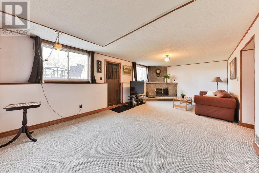 












2420 MAINROYAL STREET

,
Mississauga,




Ontario
L5L1C9


