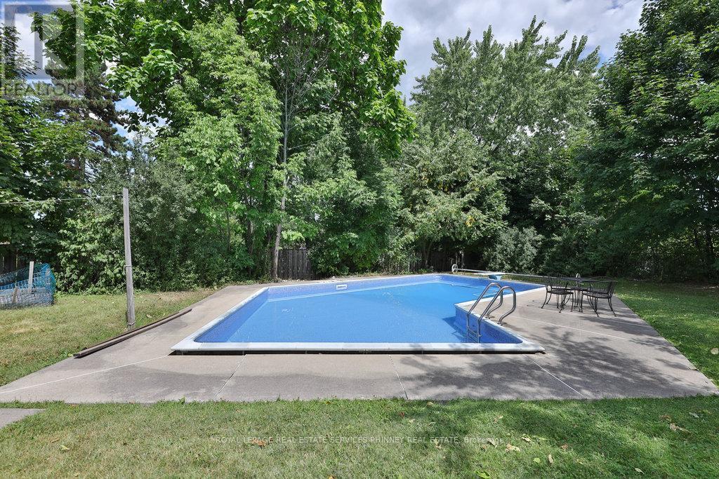 












2420 MAINROYAL STREET

,
Mississauga,




Ontario
L5L1C9

