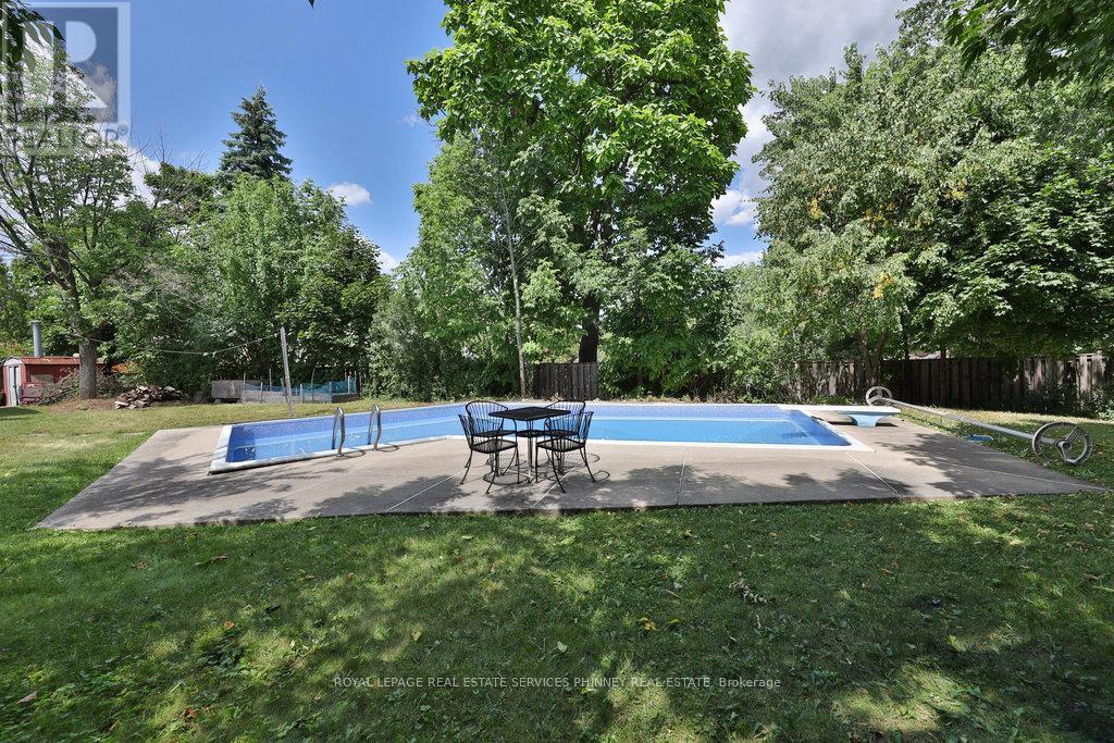 












2420 MAINROYAL STREET

,
Mississauga,




Ontario
L5L1C9

