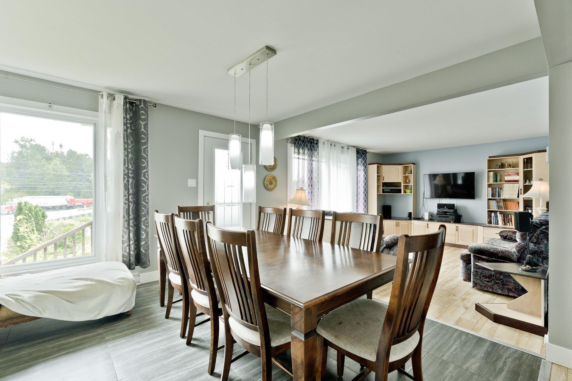 









1163


Route 141

,
Coaticook,




QC
J1A2S5


