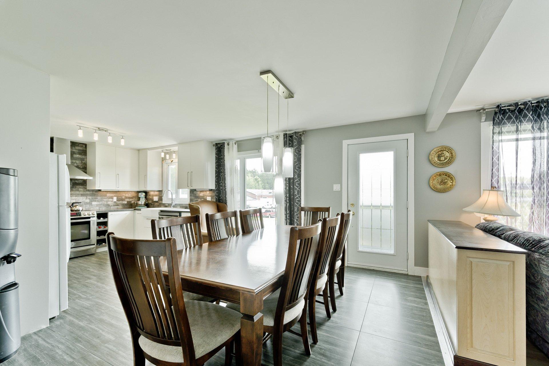 









1163


Route 141

,
Coaticook,




QC
J1A2S5


