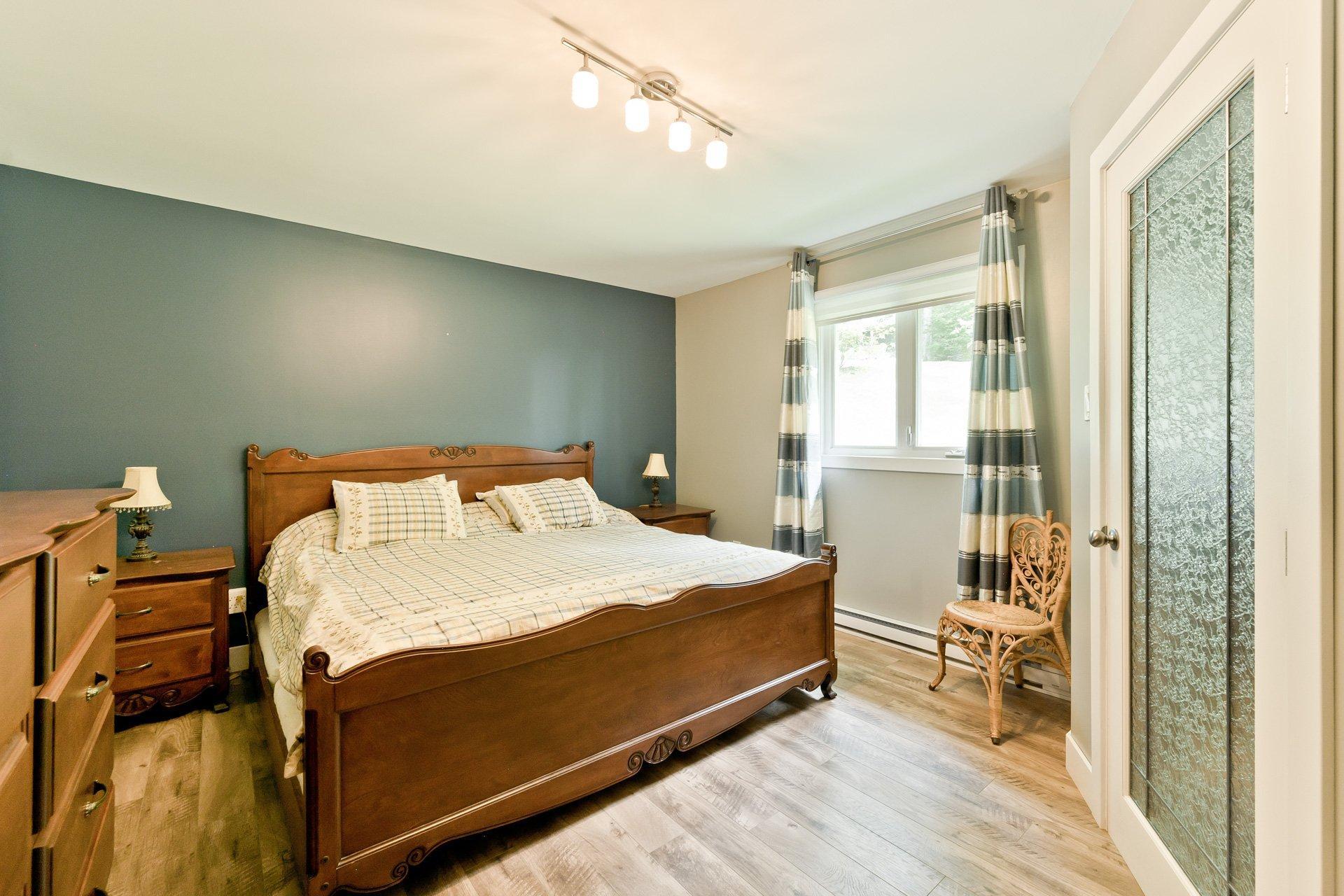 









1163


Route 141

,
Coaticook,




QC
J1A2S5

