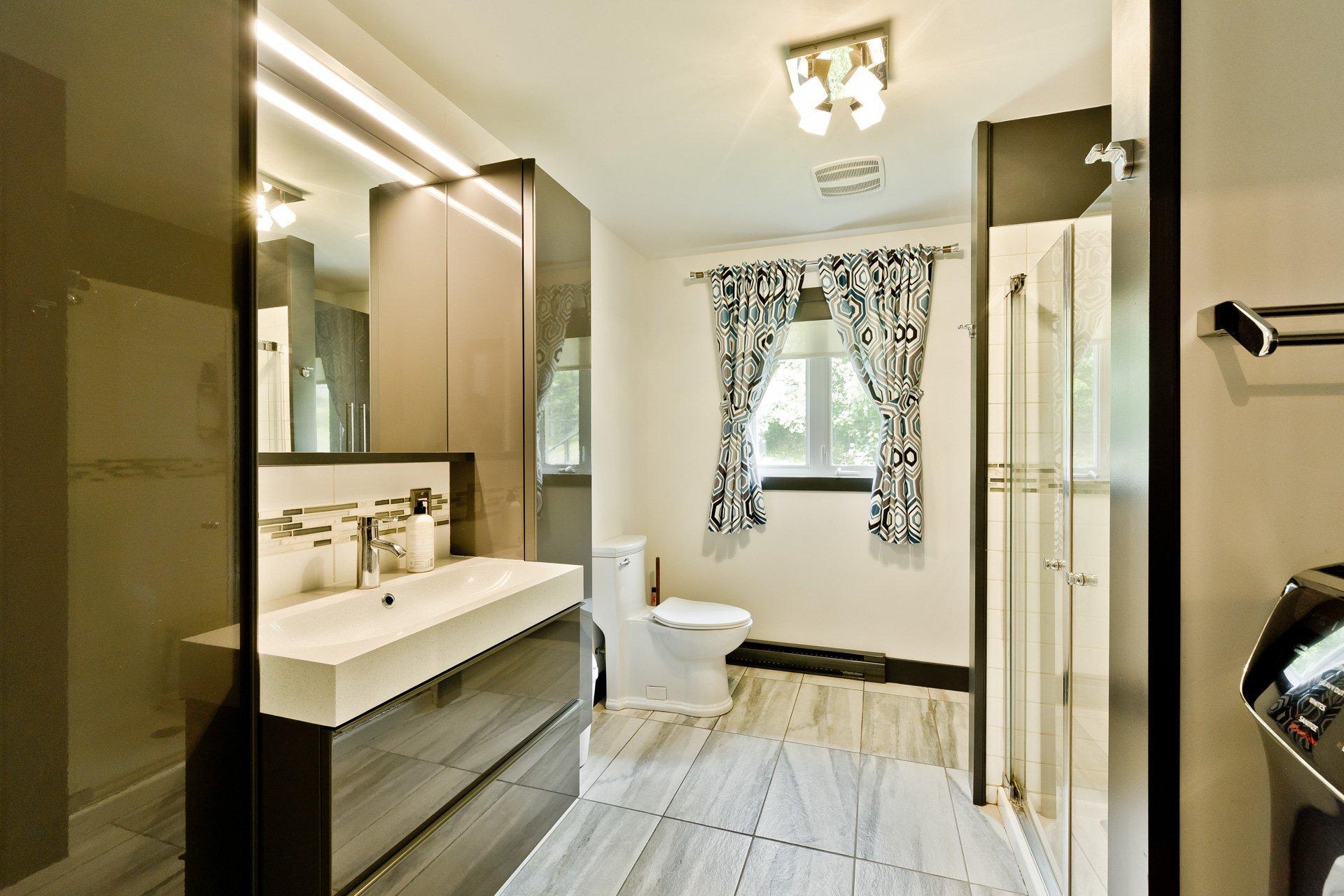 









1163


Route 141

,
Coaticook,




QC
J1A2S5

