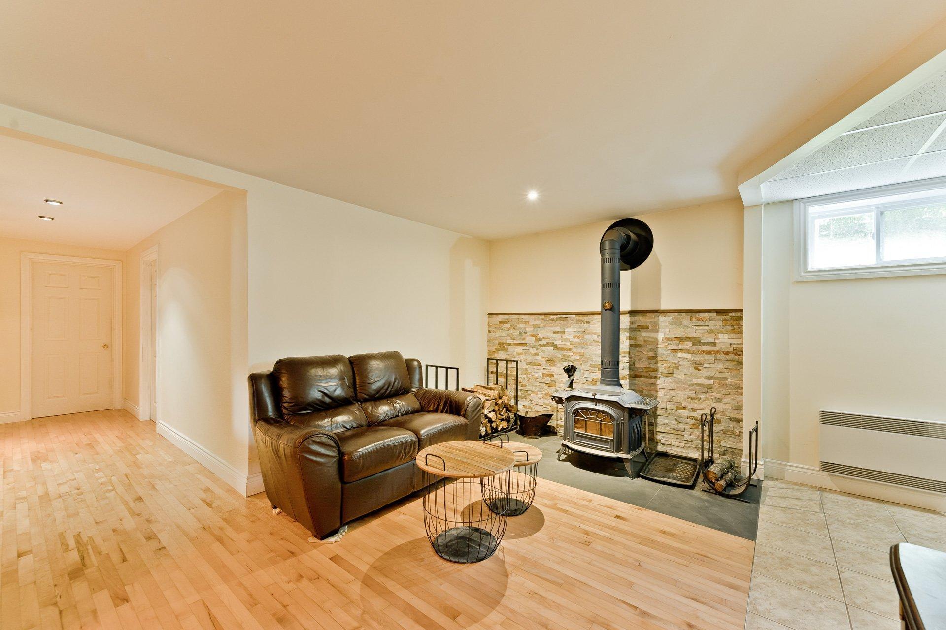 









1163


Route 141

,
Coaticook,




QC
J1A2S5


