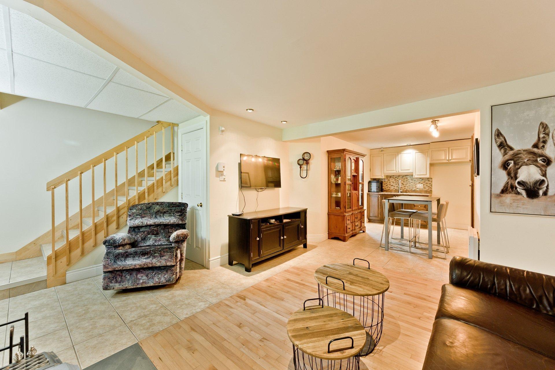 









1163


Route 141

,
Coaticook,




QC
J1A2S5

