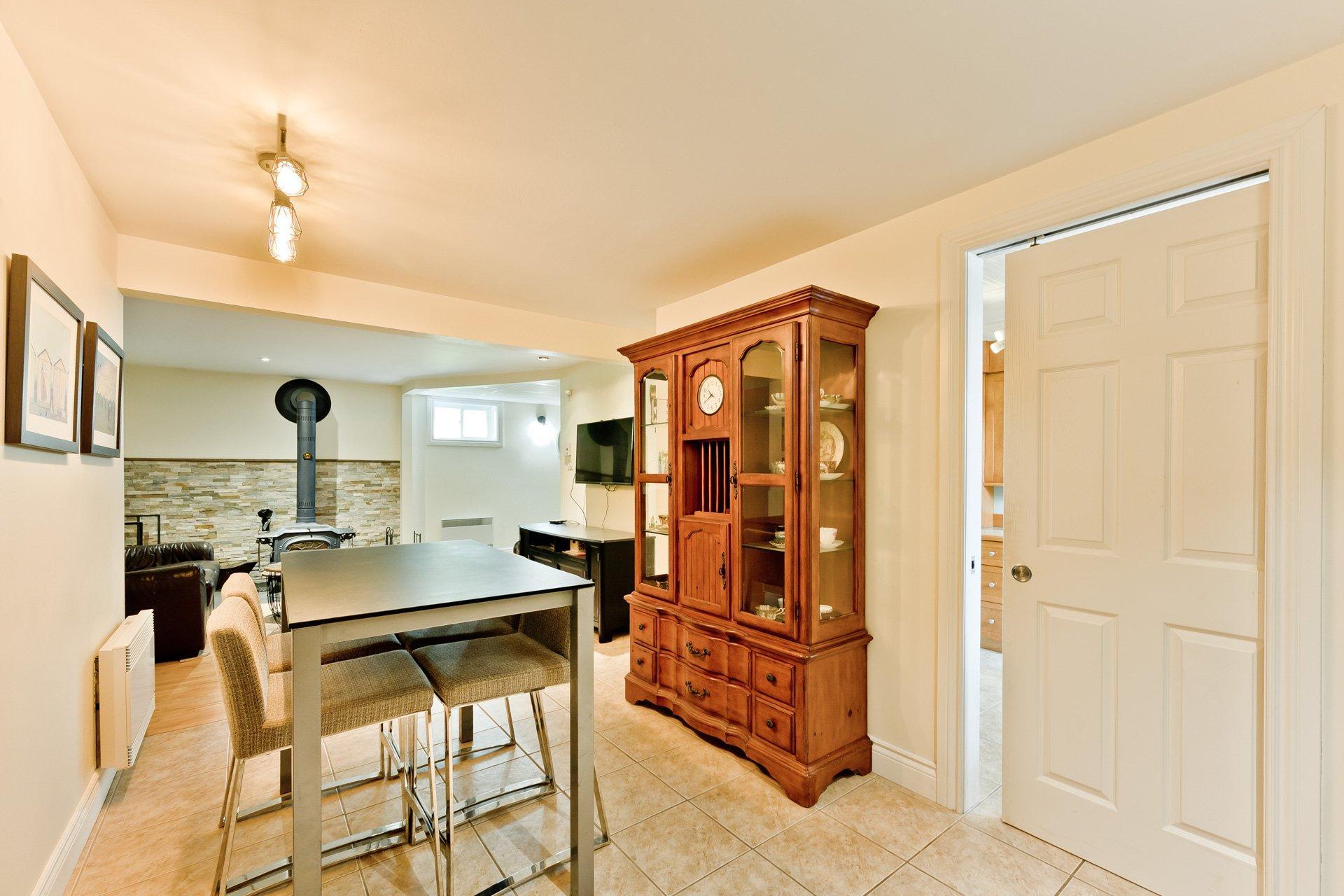 









1163


Route 141

,
Coaticook,




QC
J1A2S5

