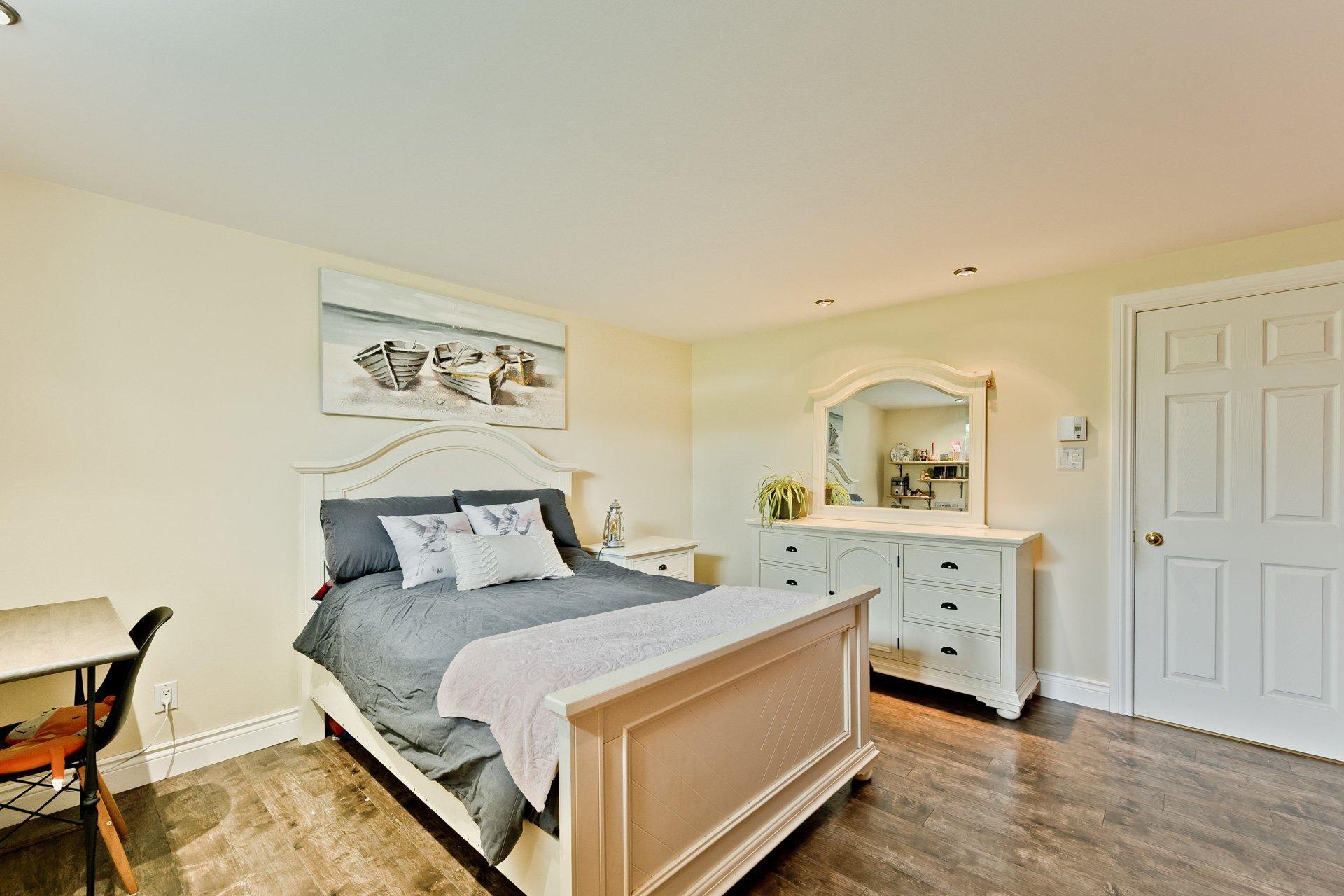 









1163


Route 141

,
Coaticook,




QC
J1A2S5

