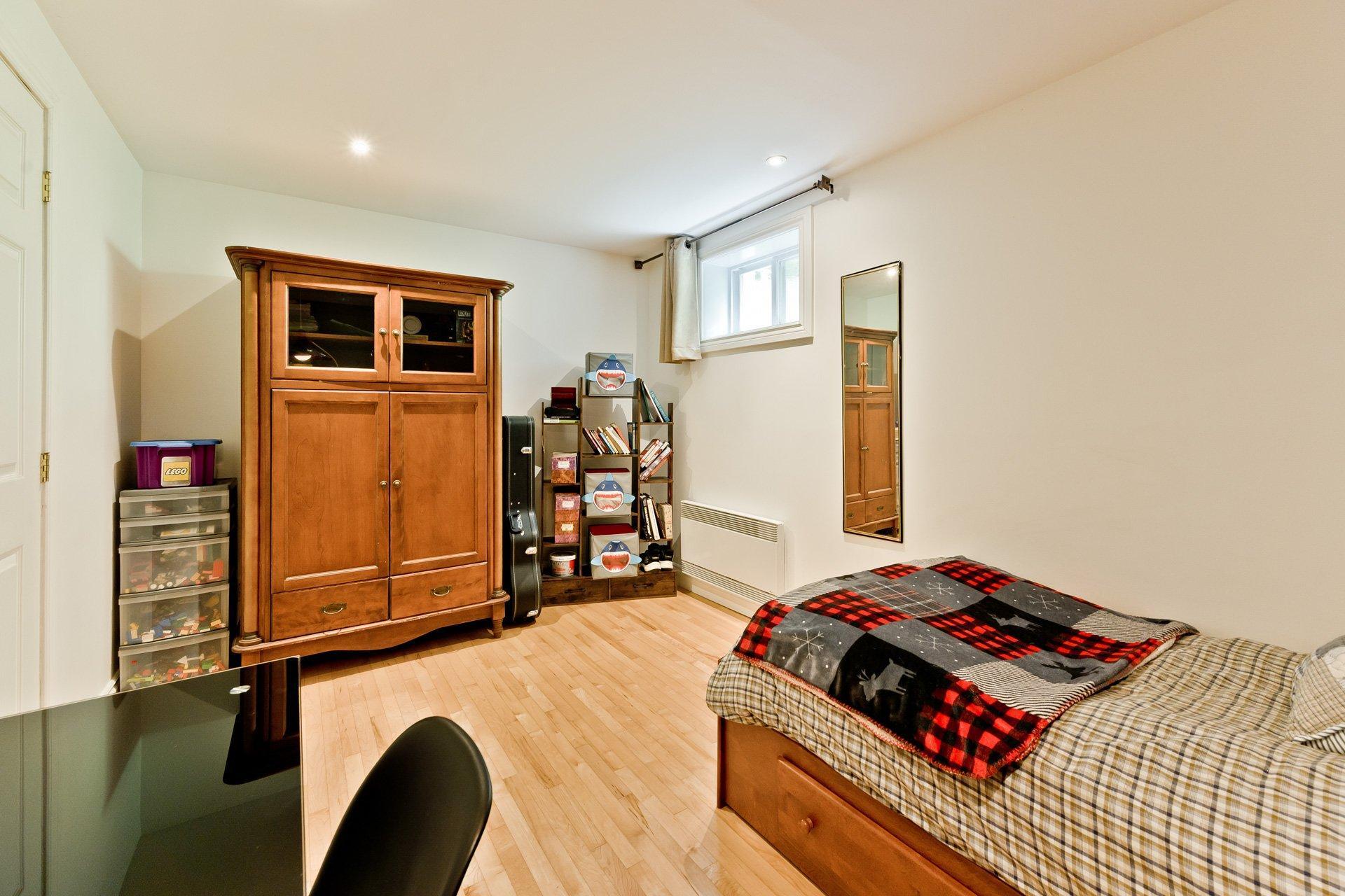 









1163


Route 141

,
Coaticook,




QC
J1A2S5

