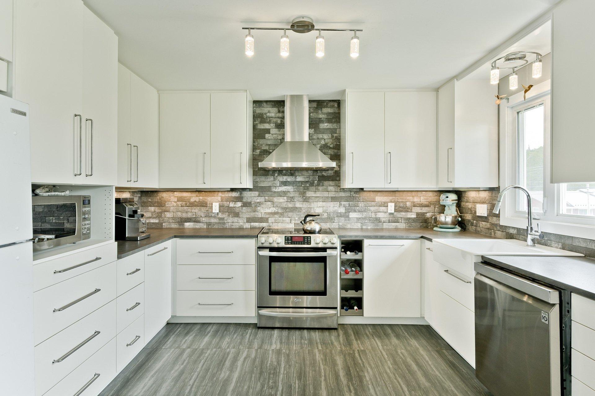 









1163


Route 141

,
Coaticook,




QC
J1A2S5


