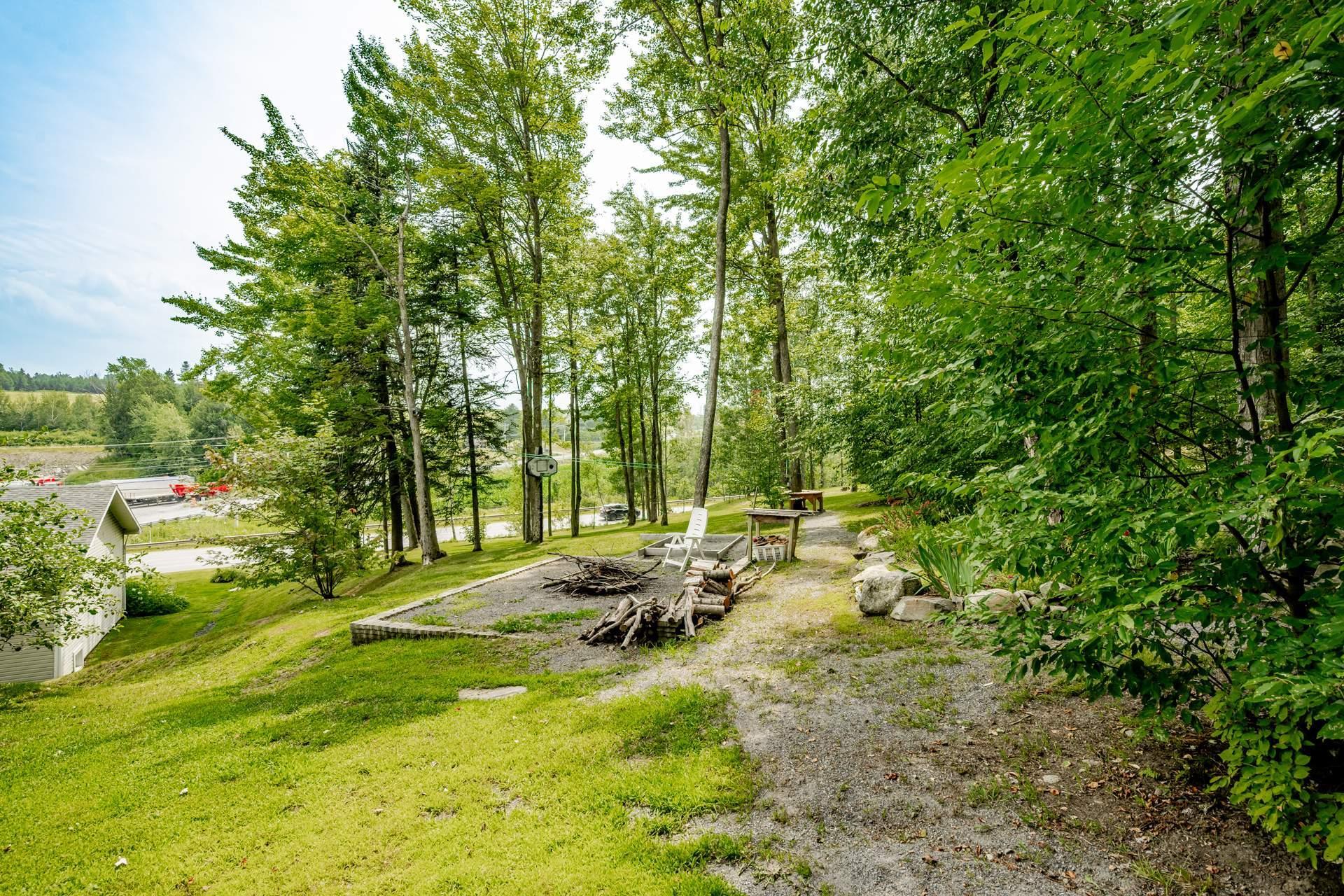 









1163


Route 141

,
Coaticook,




QC
J1A2S5

