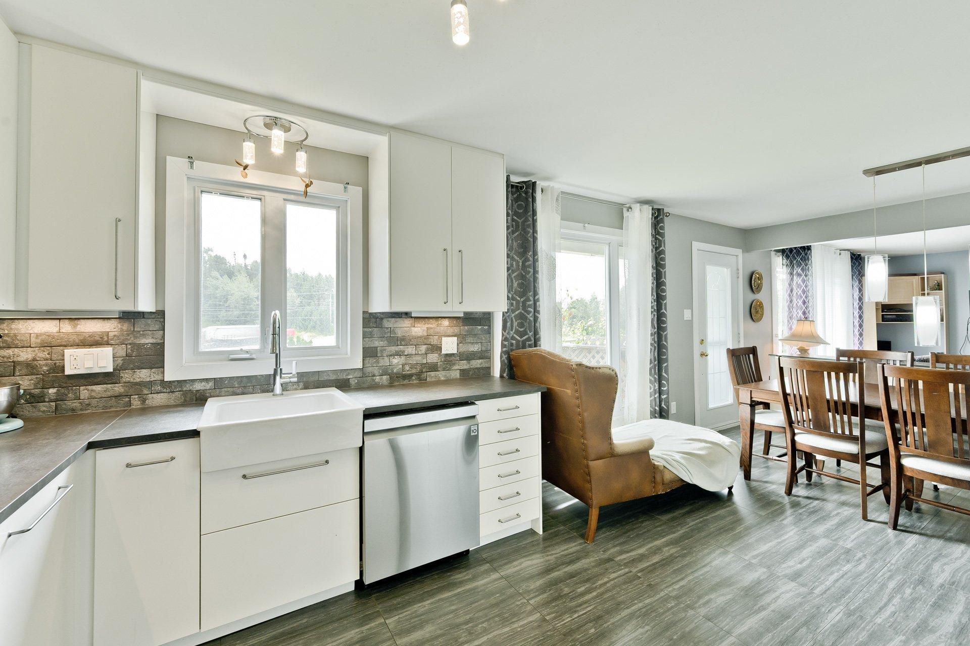 









1163


Route 141

,
Coaticook,




QC
J1A2S5

