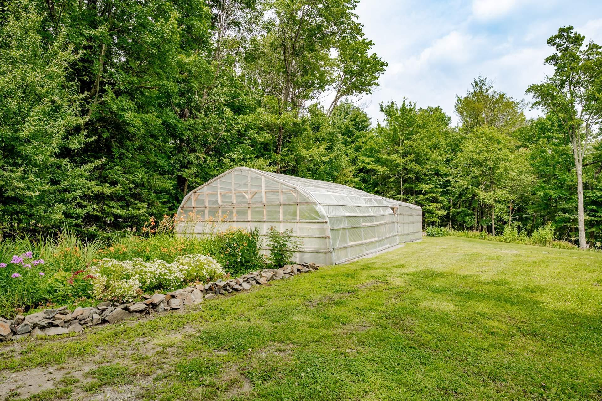









1163


Route 141

,
Coaticook,




QC
J1A2S5

