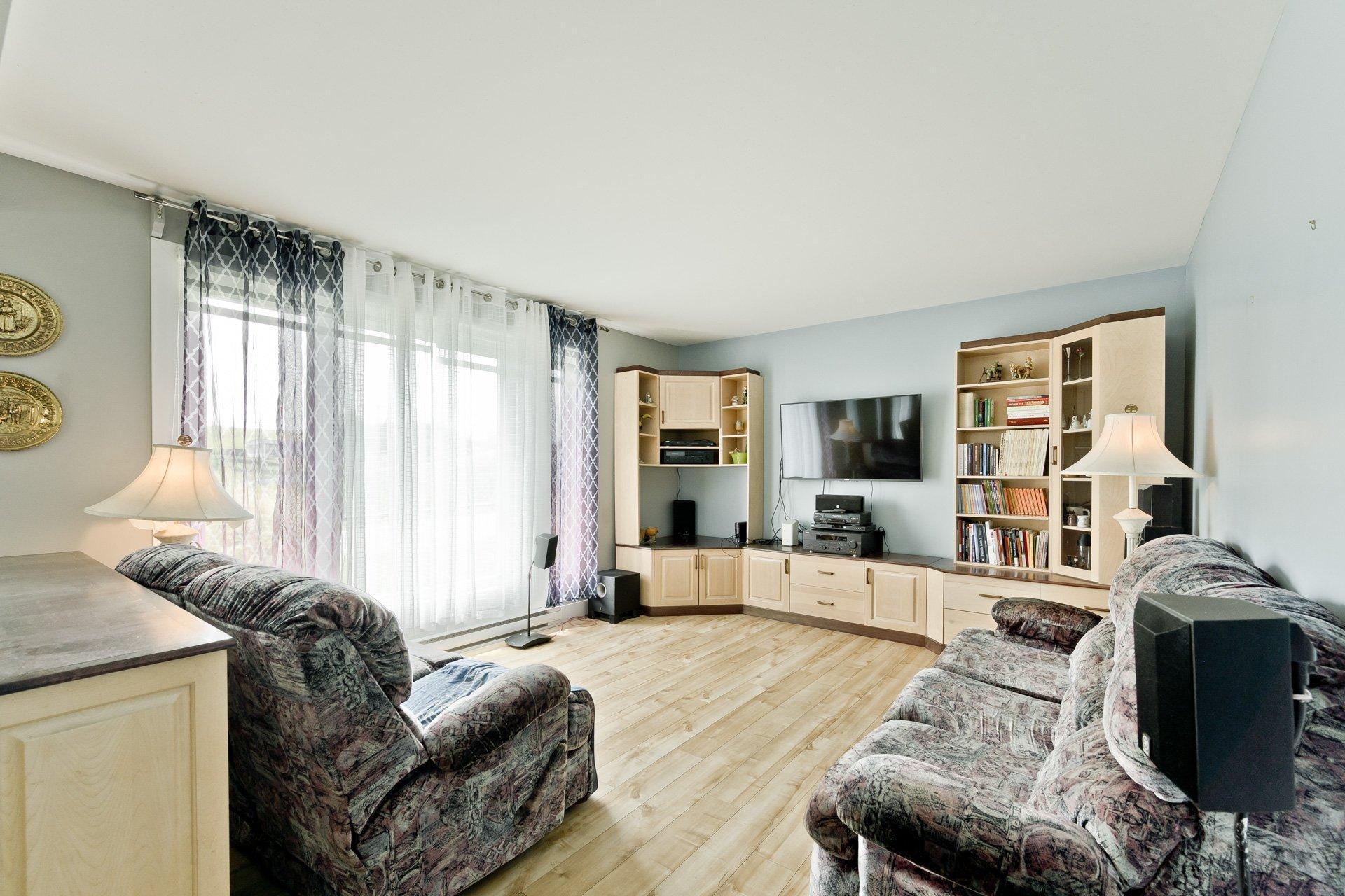 









1163


Route 141

,
Coaticook,




QC
J1A2S5

