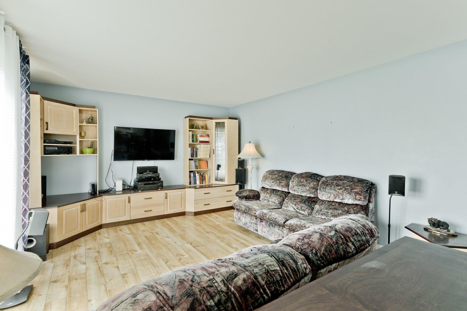 









1163


Route 141

,
Coaticook,




QC
J1A2S5


