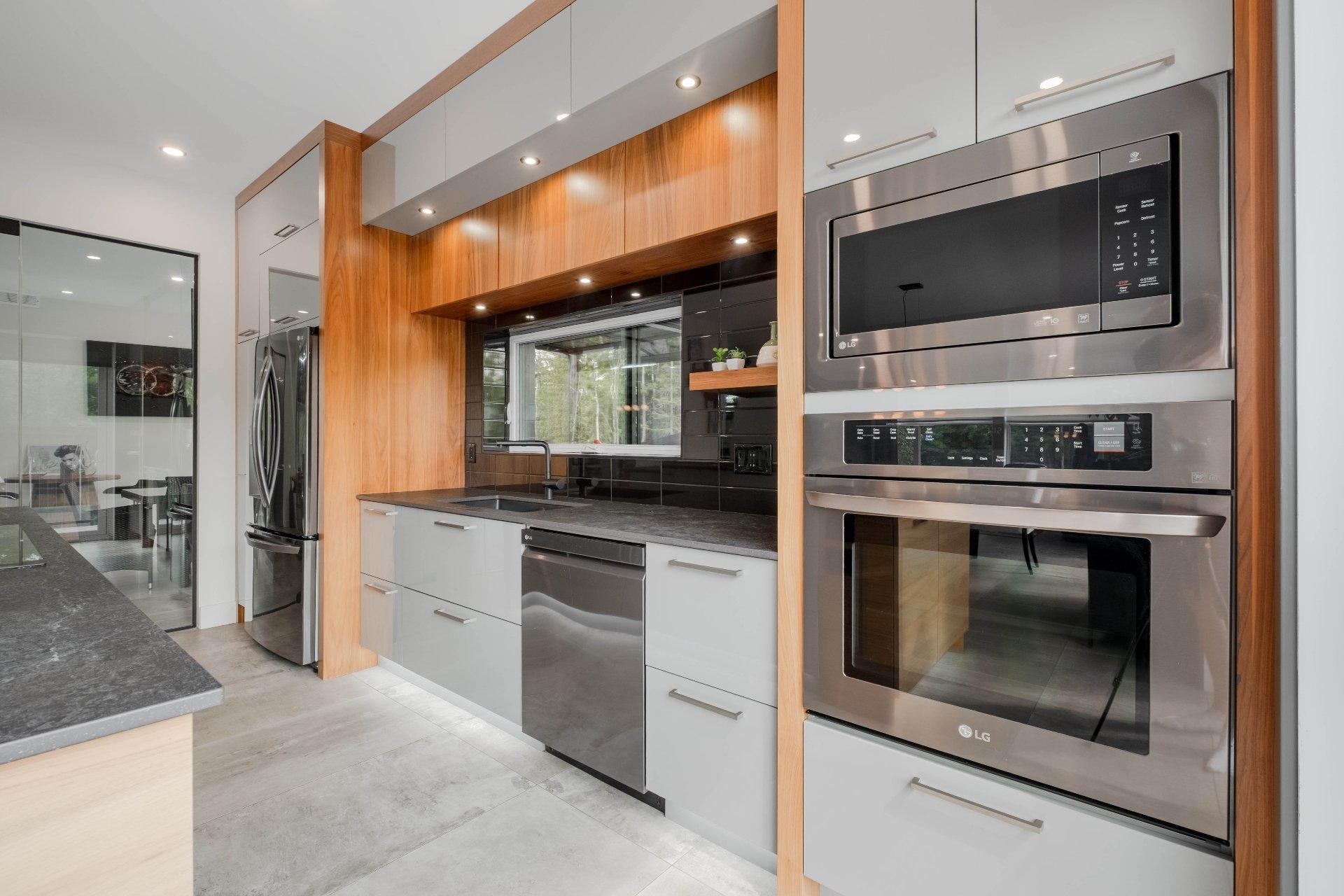 









2267


Ch. Deschesne 

,
Saint-Denis-de-Brompton,




QC
J0B2P0

