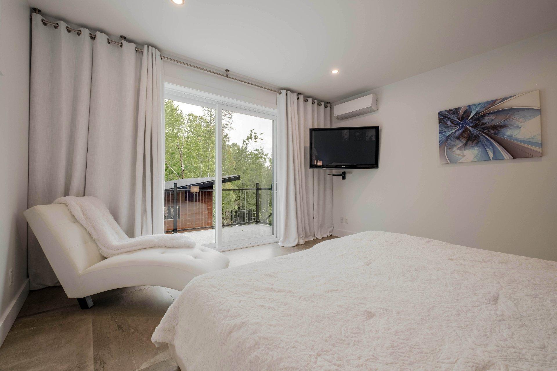 









2267


Ch. Deschesne 

,
Saint-Denis-de-Brompton,




QC
J0B2P0

