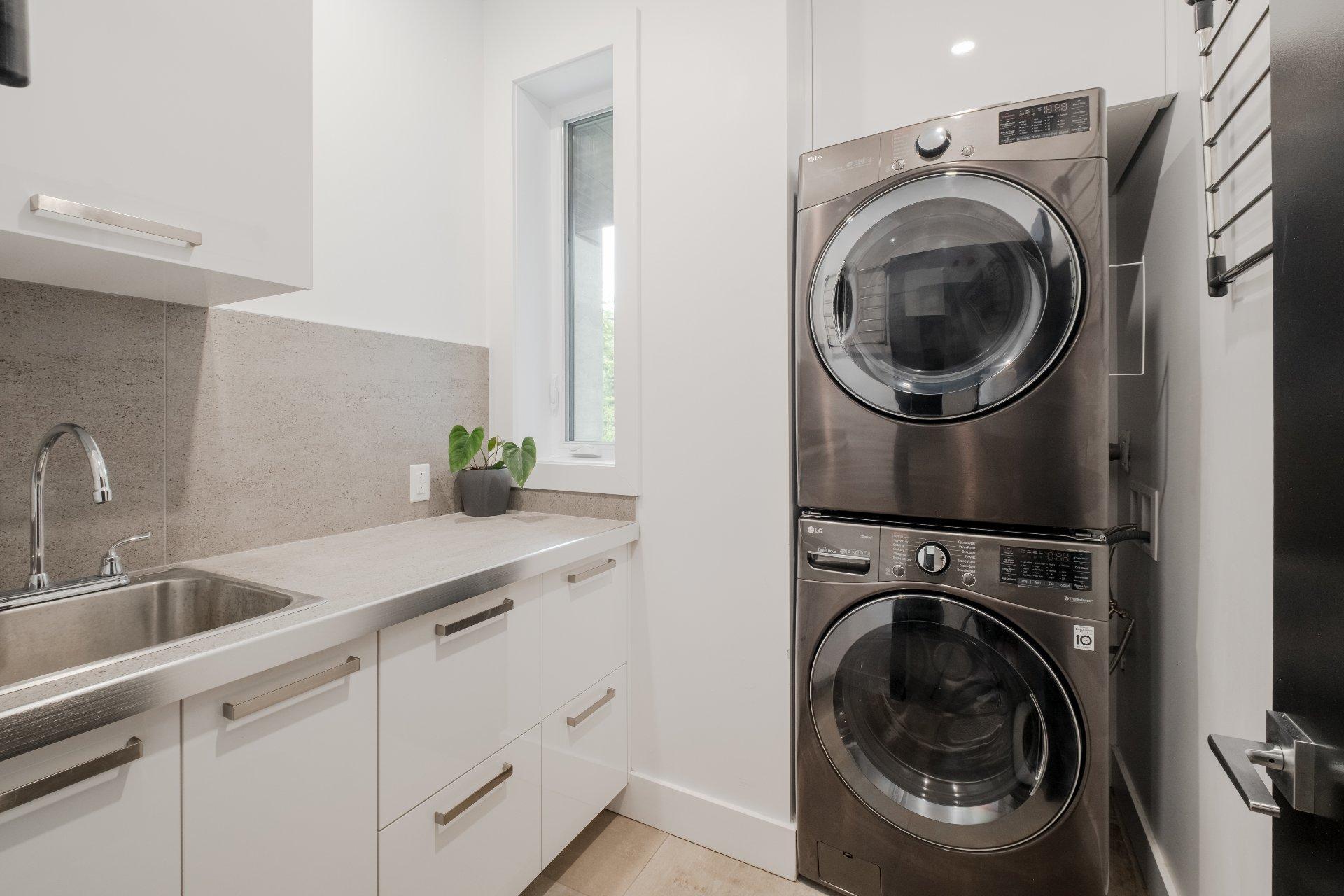 









2267


Ch. Deschesne 

,
Saint-Denis-de-Brompton,




QC
J0B2P0

