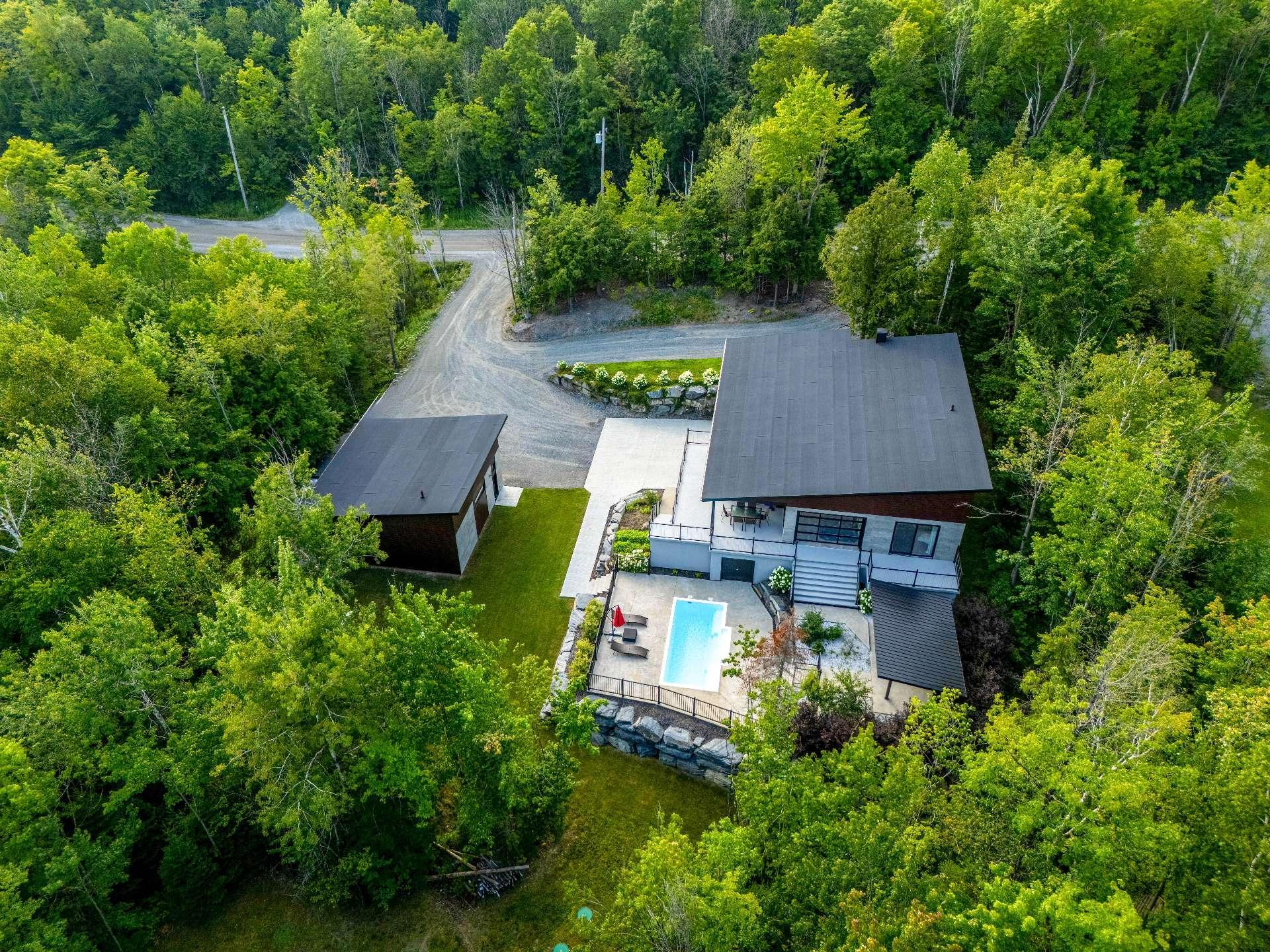 









2267


Ch. Deschesne 

,
Saint-Denis-de-Brompton,




QC
J0B2P0

