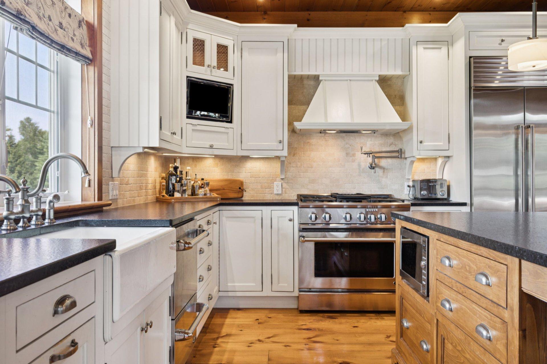 









105


Ch. des Rives

,
Val-des-Bois,




QC
J0X3C0

