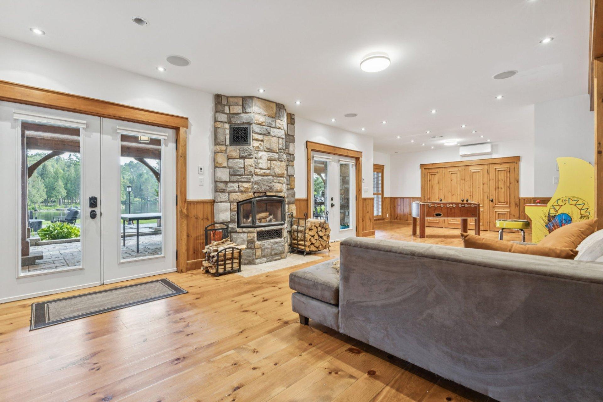 









105


Ch. des Rives

,
Val-des-Bois,




QC
J0X3C0

