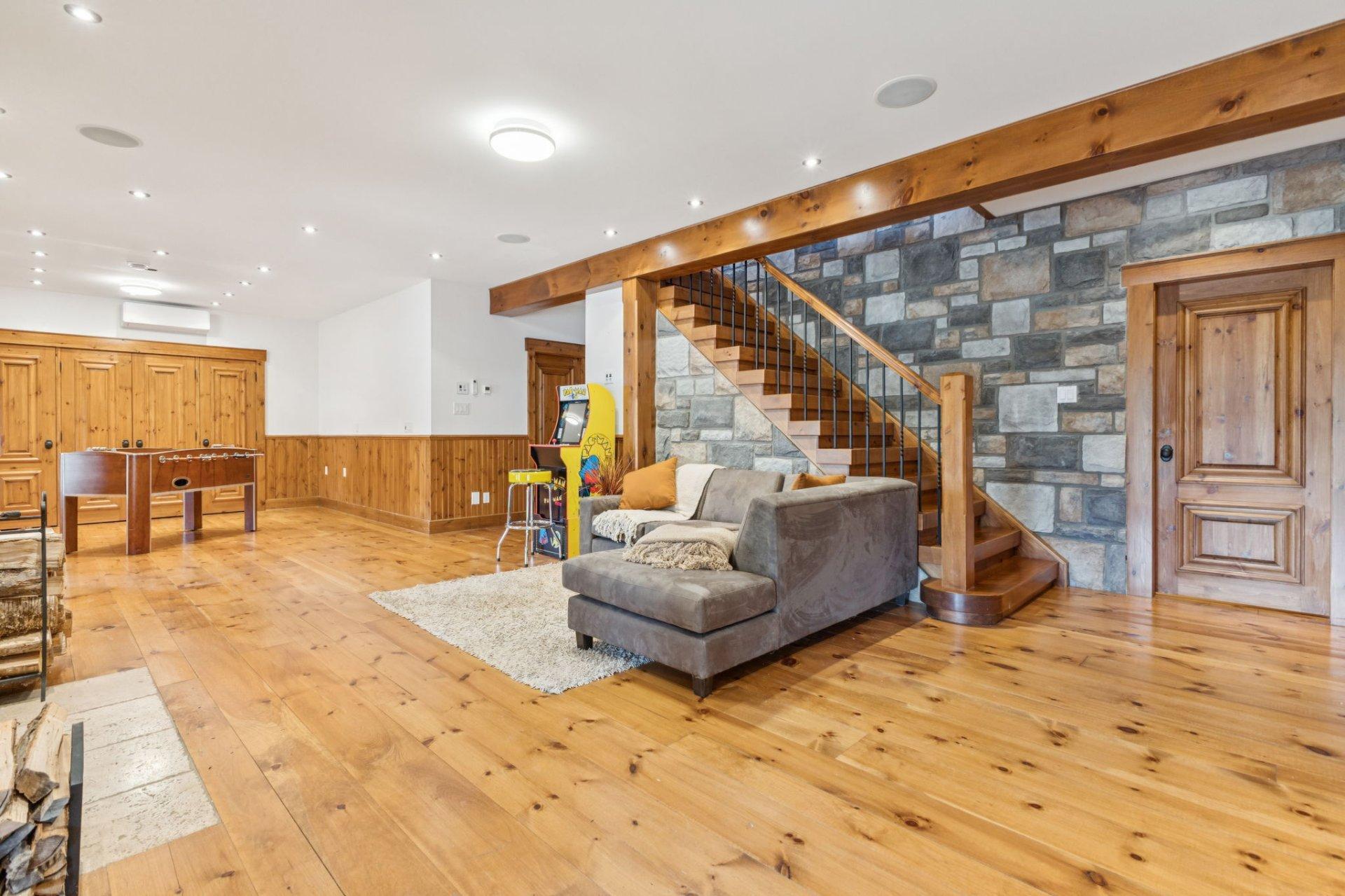 









105


Ch. des Rives

,
Val-des-Bois,




QC
J0X3C0

