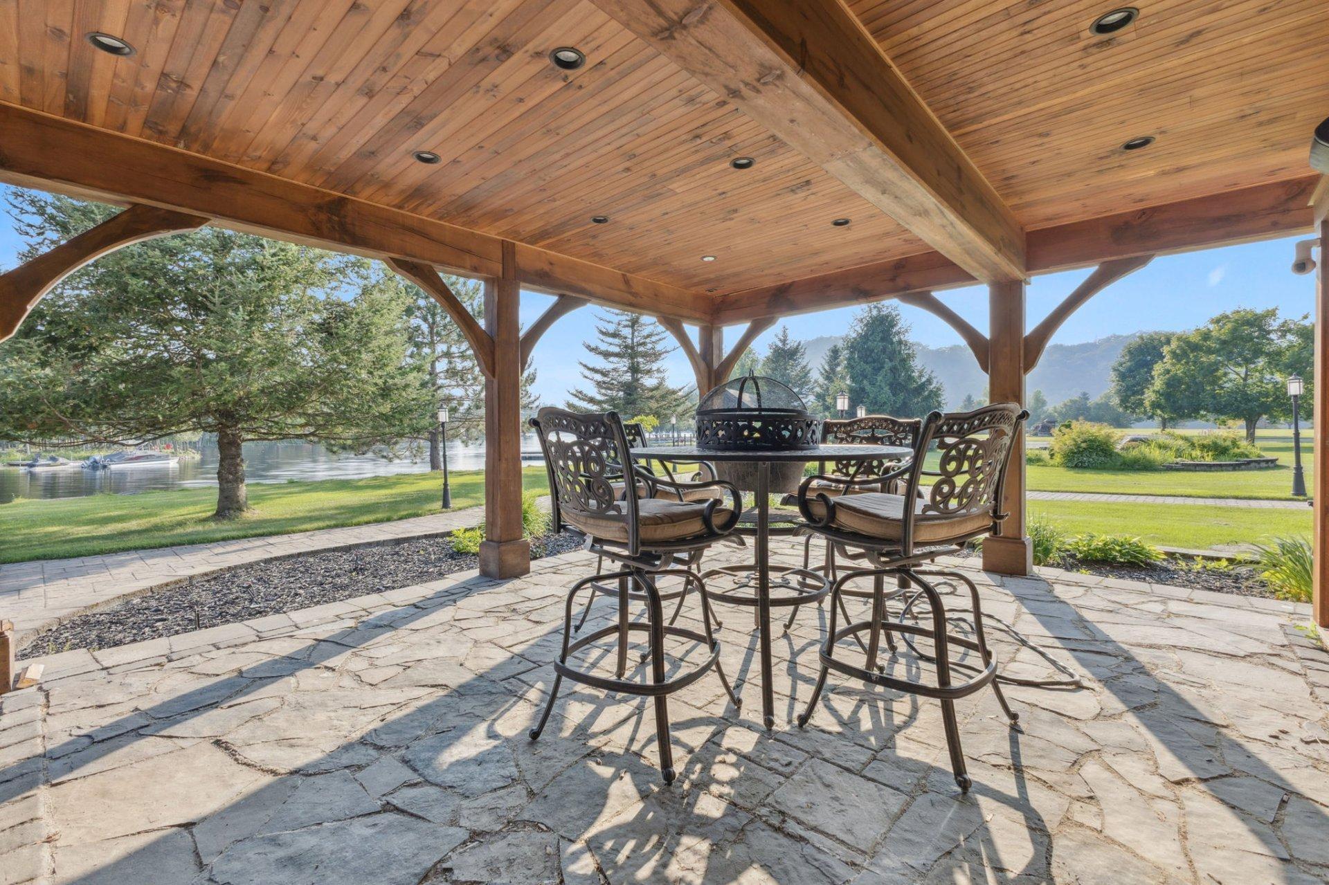 









105


Ch. des Rives

,
Val-des-Bois,




QC
J0X3C0


