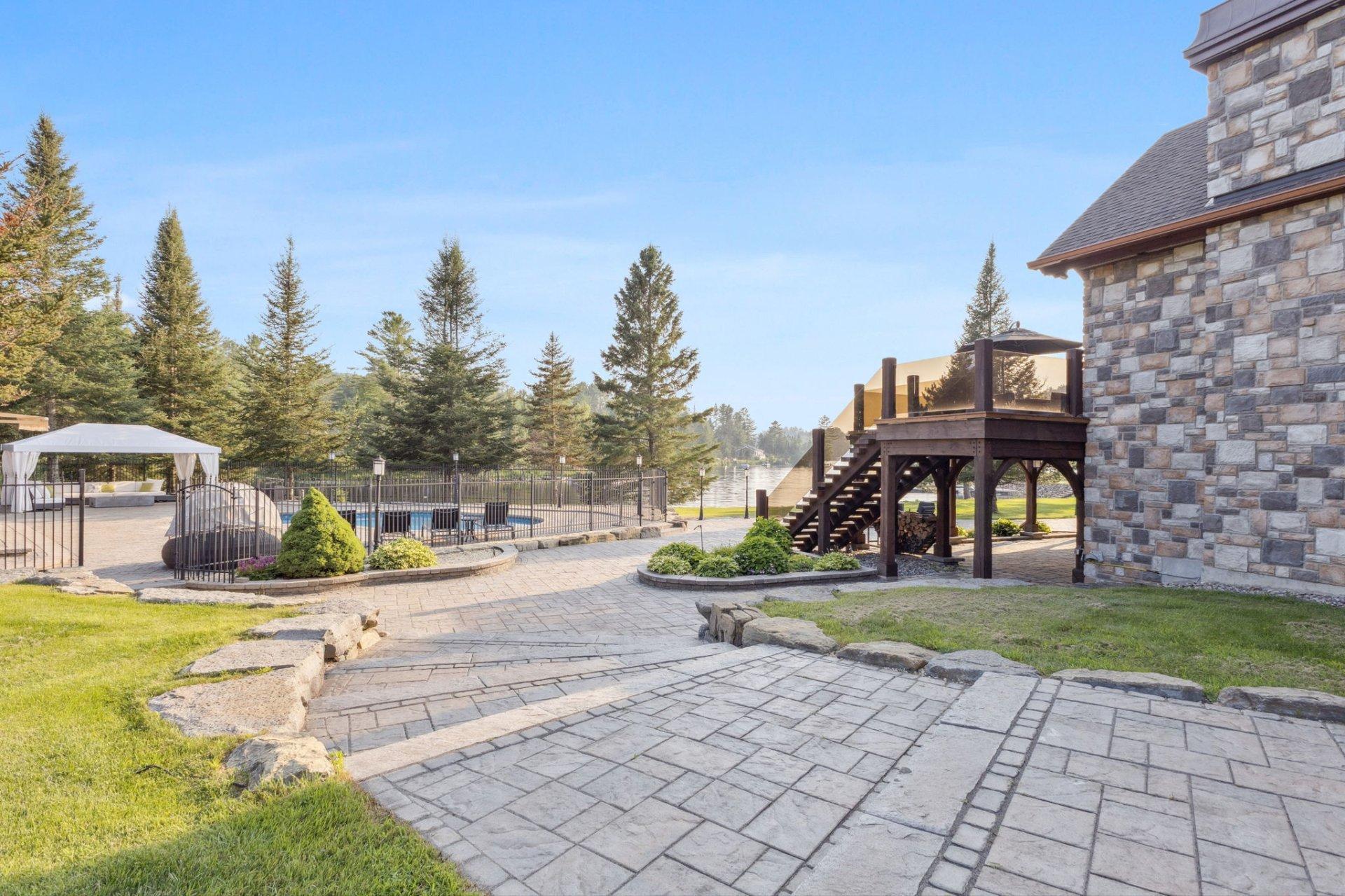 









105


Ch. des Rives

,
Val-des-Bois,




QC
J0X3C0

