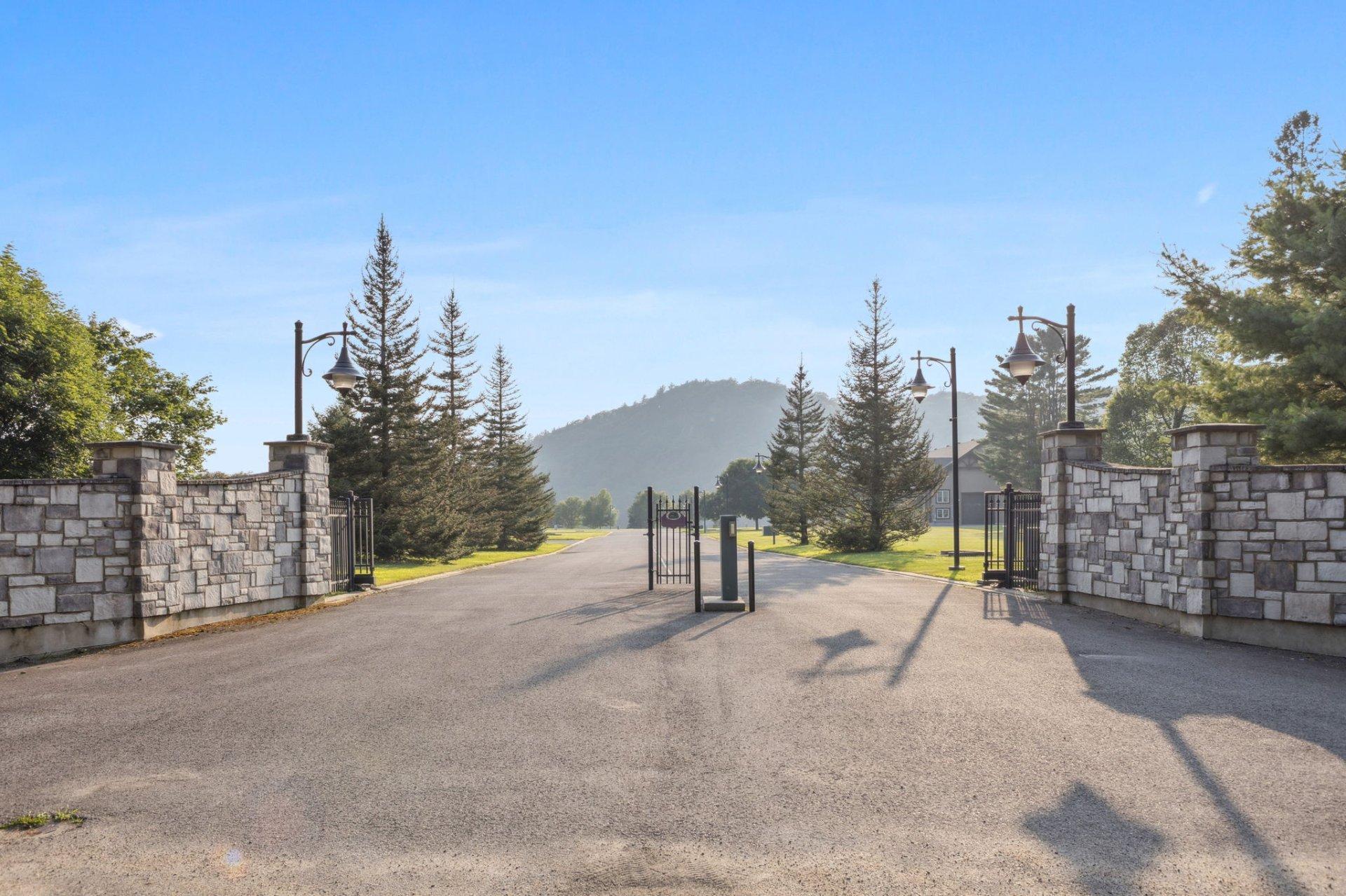 









105


Ch. des Rives

,
Val-des-Bois,




QC
J0X3C0

