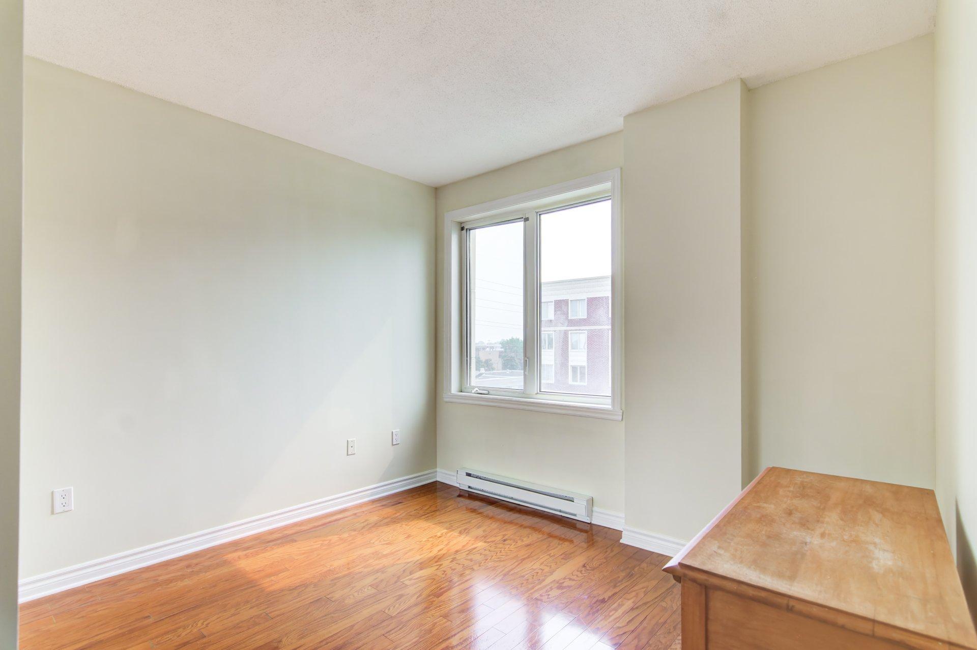









1350


Rue Palerme

, 505,
Brossard,




QC
J4W0A1

