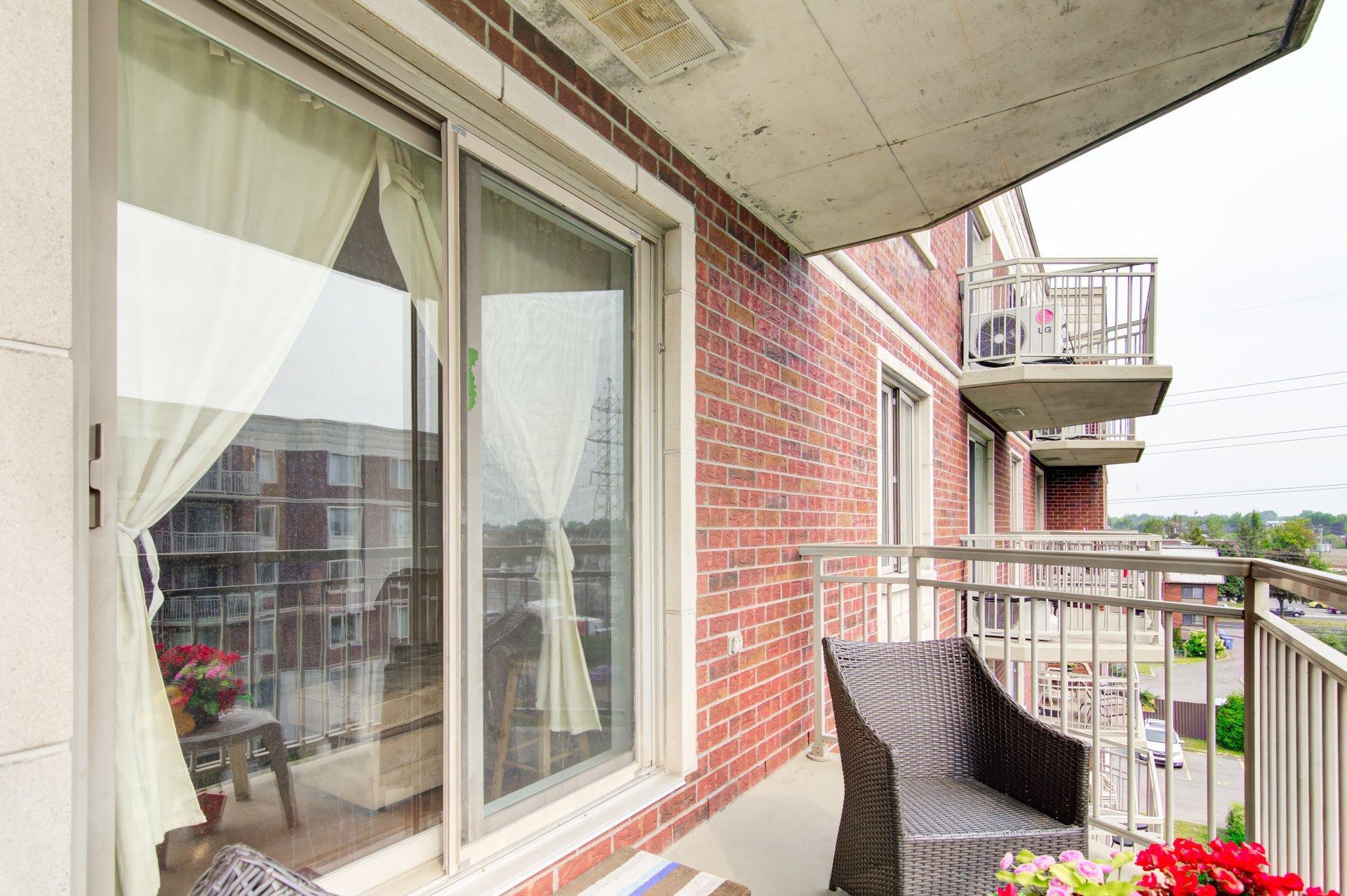 









1350


Rue Palerme

, 505,
Brossard,




QC
J4W0A1

