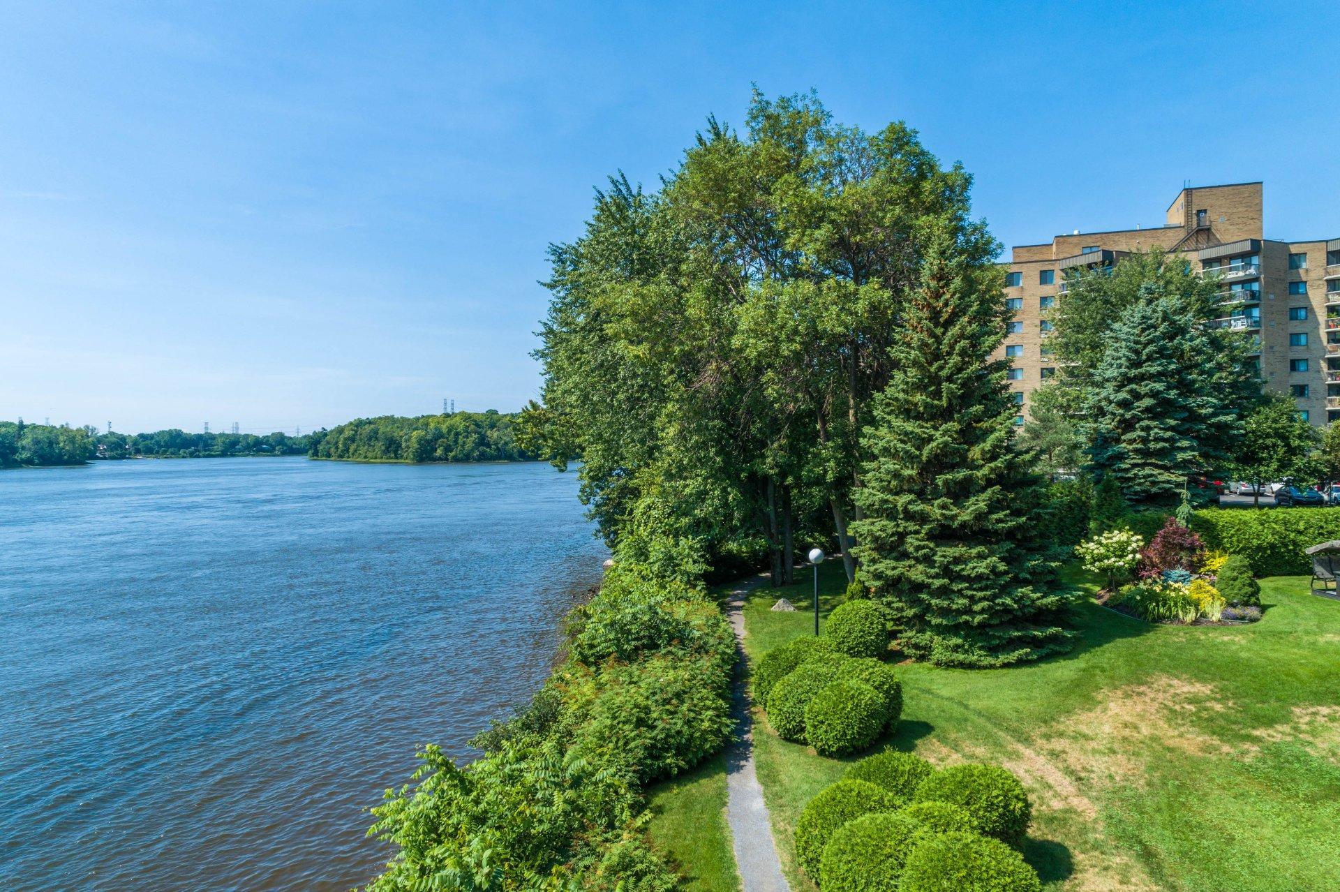 









4500


Prom. Paton

, 106,
Laval (Chomedey),




QC
H7W4Y6

