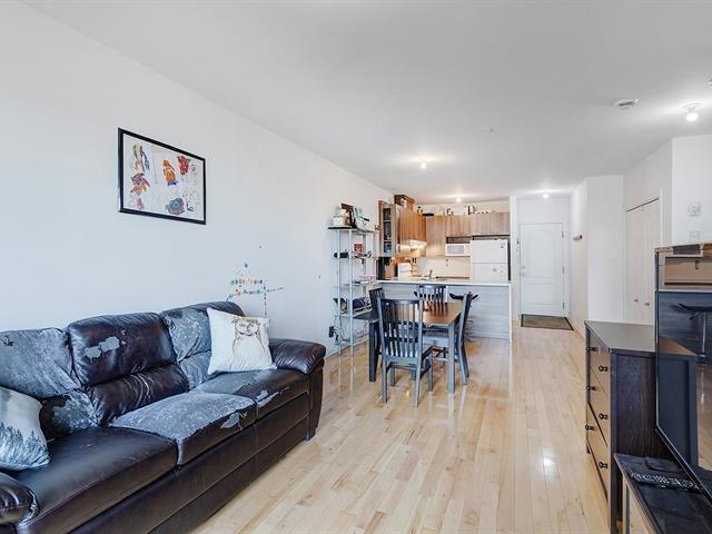 









5435


Rue St-Denis

, 306,
Montréal (Le Plateau-Mont-Royal),




QC
H2J4B7

