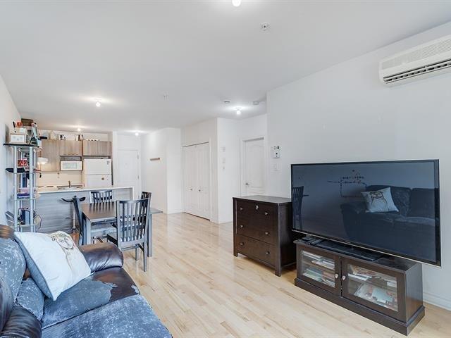









5435


Rue St-Denis

, 306,
Montréal (Le Plateau-Mont-Royal),




QC
H2J4B7

