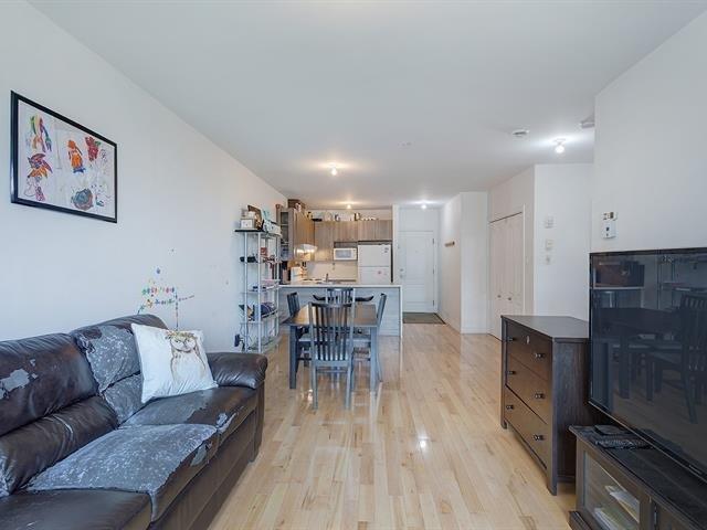 









5435


Rue St-Denis

, 306,
Montréal (Le Plateau-Mont-Royal),




QC
H2J4B7


