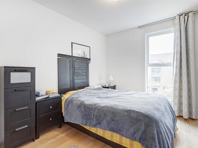 









5435


Rue St-Denis

, 306,
Montréal (Le Plateau-Mont-Royal),




QC
H2J4B7


