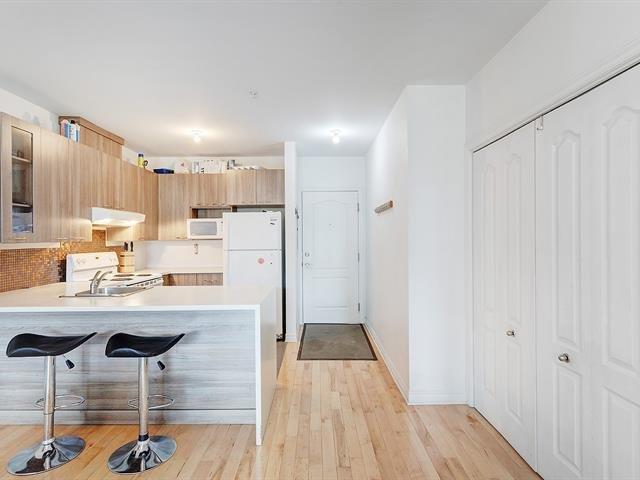 









5435


Rue St-Denis

, 306,
Montréal (Le Plateau-Mont-Royal),




QC
H2J4B7

