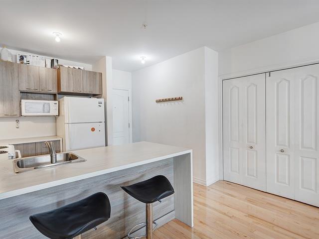 









5435


Rue St-Denis

, 306,
Montréal (Le Plateau-Mont-Royal),




QC
H2J4B7


