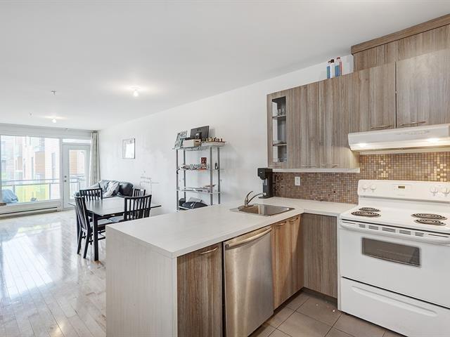 









5435


Rue St-Denis

, 306,
Montréal (Le Plateau-Mont-Royal),




QC
H2J4B7

