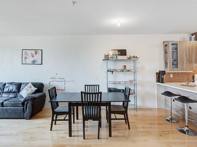 









5435


Rue St-Denis

, 306,
Montréal (Le Plateau-Mont-Royal),




QC
H2J4B7

