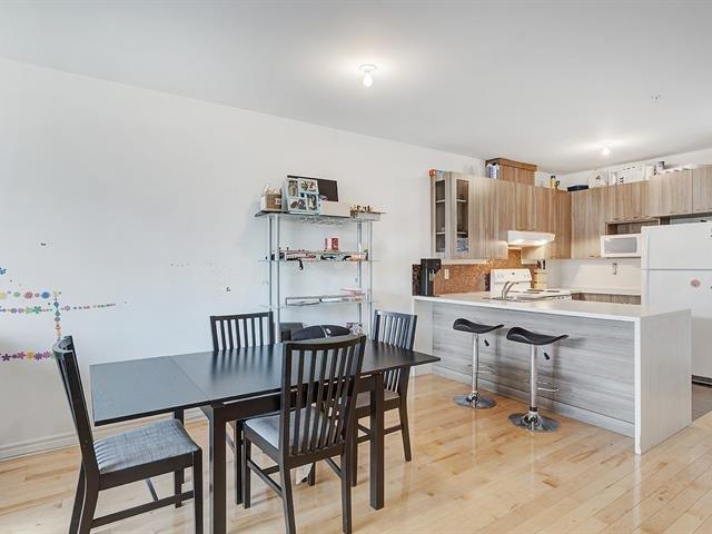 









5435


Rue St-Denis

, 306,
Montréal (Le Plateau-Mont-Royal),




QC
H2J4B7

