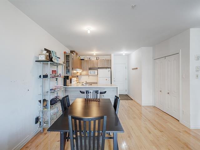 









5435


Rue St-Denis

, 306,
Montréal (Le Plateau-Mont-Royal),




QC
H2J4B7

