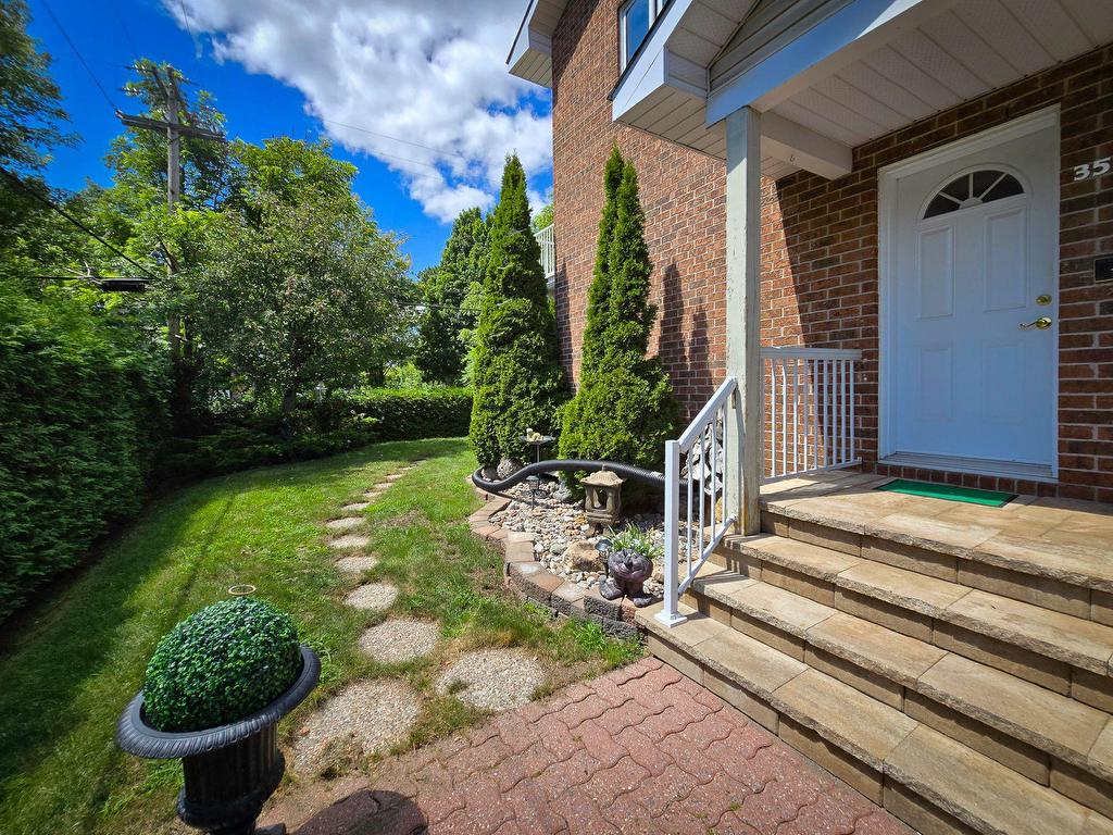 









449


Boul. Wilfrid-Lavigne

, 351,
Aylmer (Gatineau),




QC
J9H6P1

