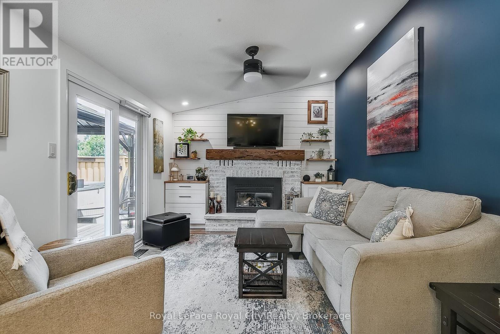 












30 SPRINGDALE BOULEVARD

,
Guelph (Willow West/Sugarbush/West Acres),




Ontario
N1H6X5

