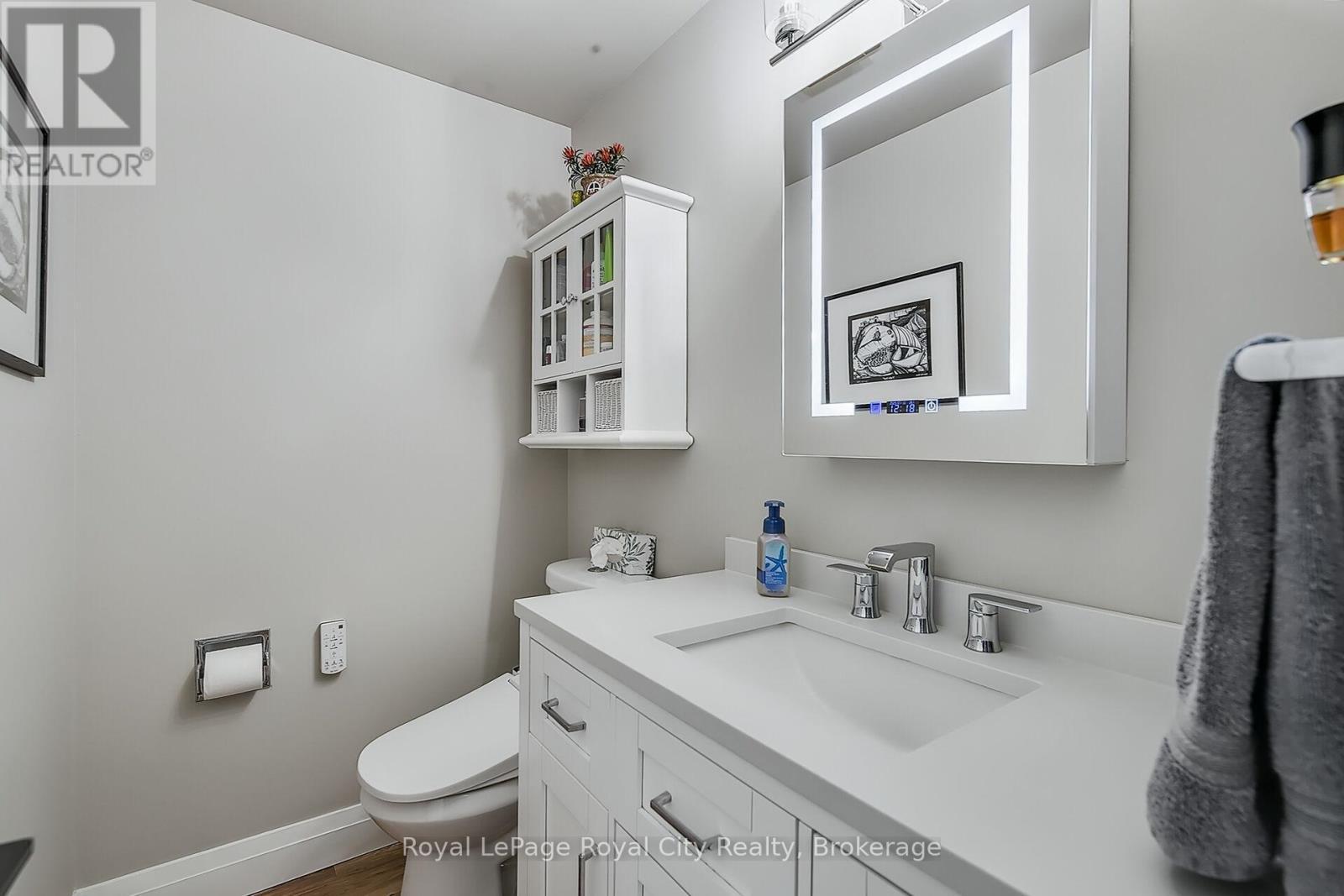 












30 SPRINGDALE BOULEVARD

,
Guelph (Willow West/Sugarbush/West Acres),




Ontario
N1H6X5

