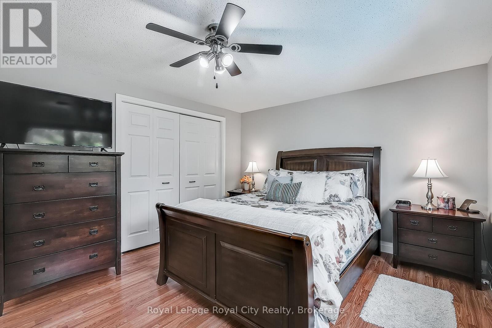 












30 SPRINGDALE BOULEVARD

,
Guelph (Willow West/Sugarbush/West Acres),




Ontario
N1H6X5

