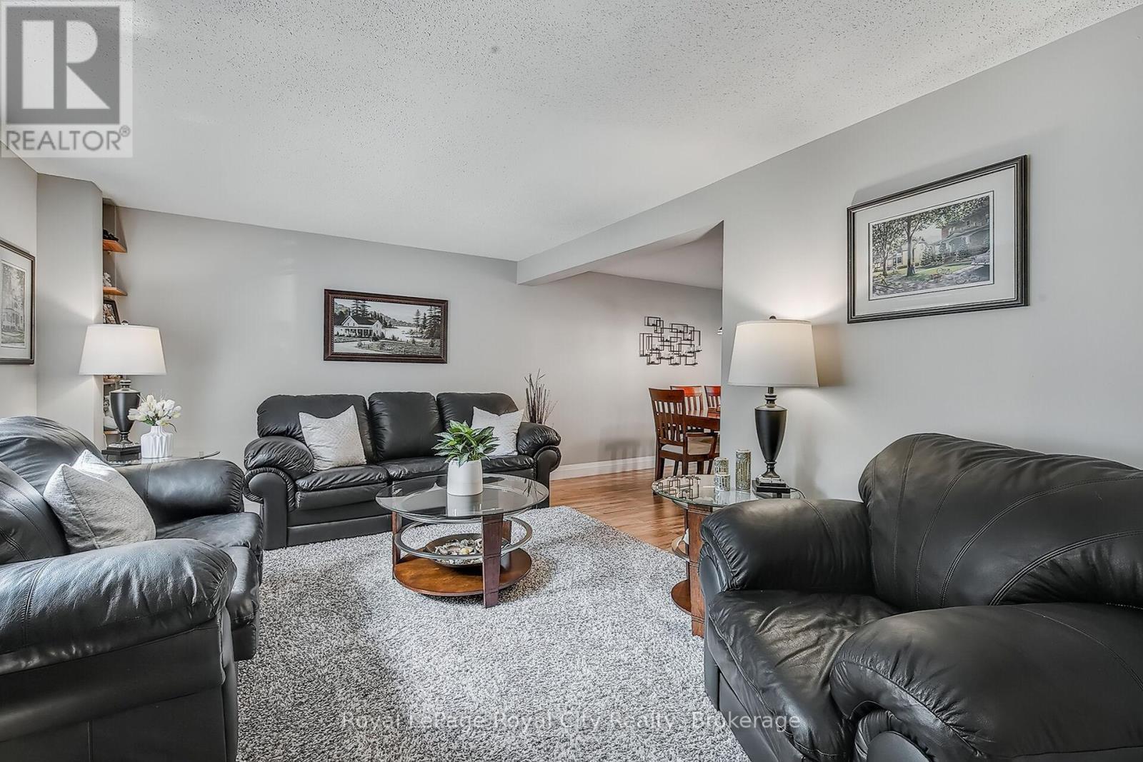 












30 SPRINGDALE BOULEVARD

,
Guelph (Willow West/Sugarbush/West Acres),




Ontario
N1H6X5

