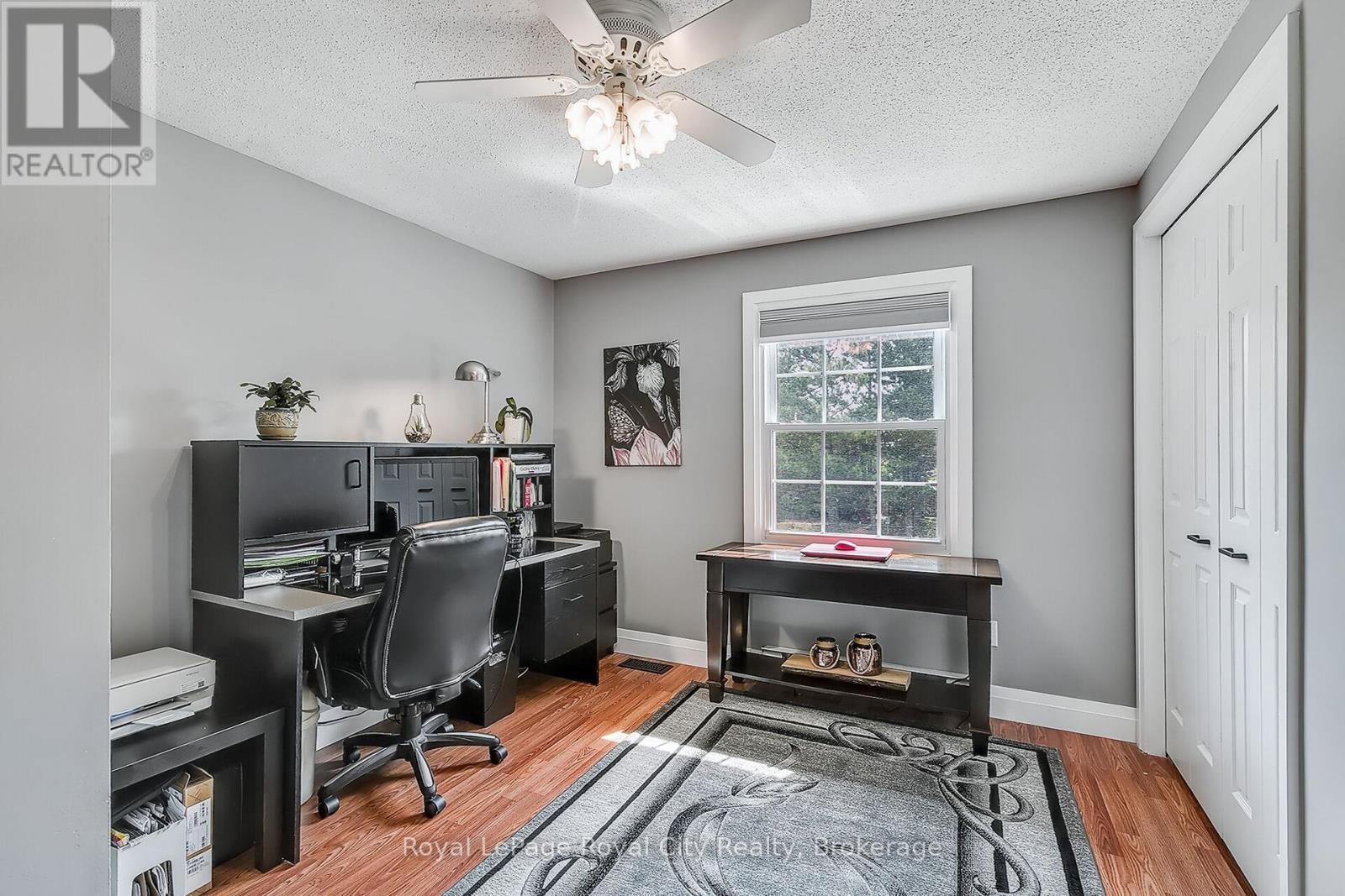 












30 SPRINGDALE BOULEVARD

,
Guelph (Willow West/Sugarbush/West Acres),




Ontario
N1H6X5

