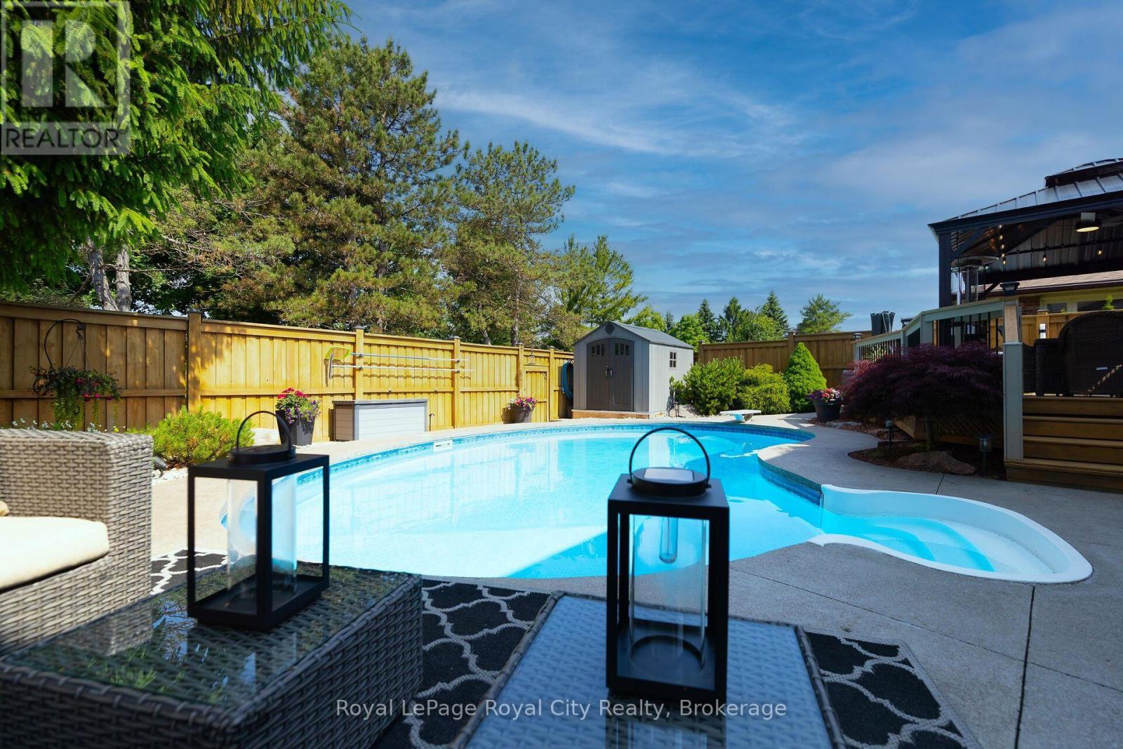 












30 SPRINGDALE BOULEVARD

,
Guelph (Willow West/Sugarbush/West Acres),




Ontario
N1H6X5

