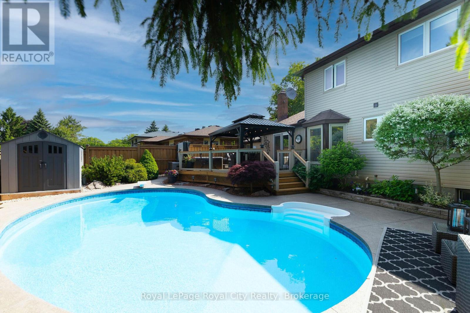 












30 SPRINGDALE BOULEVARD

,
Guelph (Willow West/Sugarbush/West Acres),




Ontario
N1H6X5

