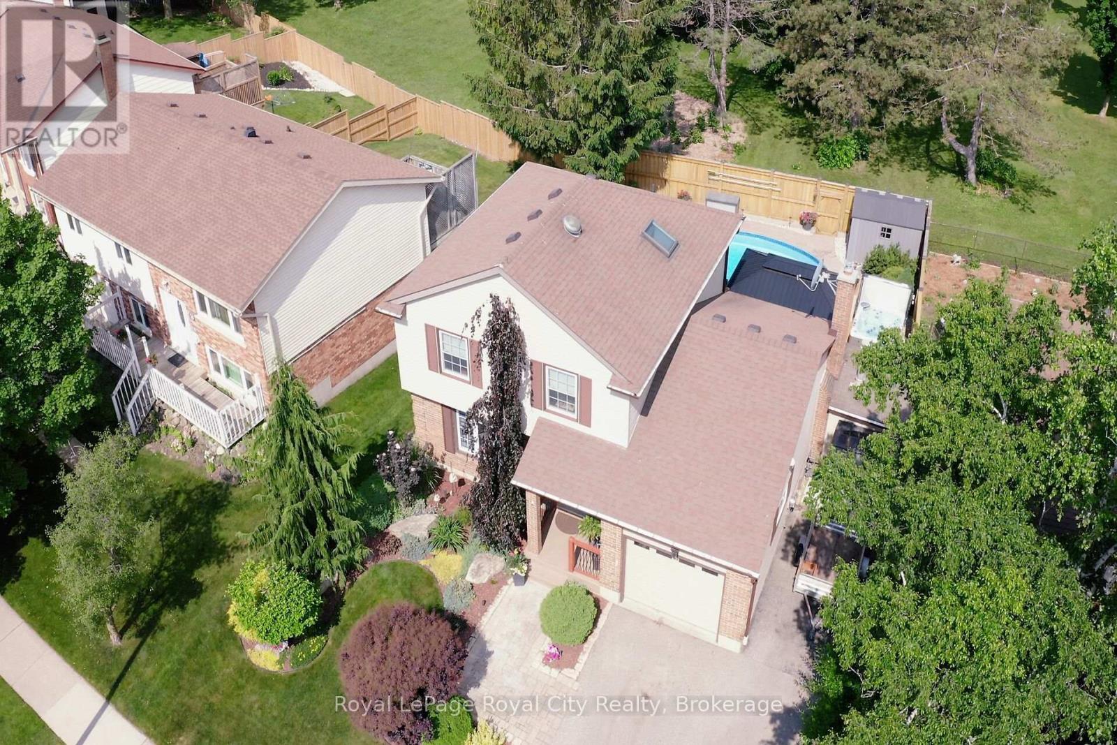 












30 SPRINGDALE BOULEVARD

,
Guelph (Willow West/Sugarbush/West Acres),




Ontario
N1H6X5

